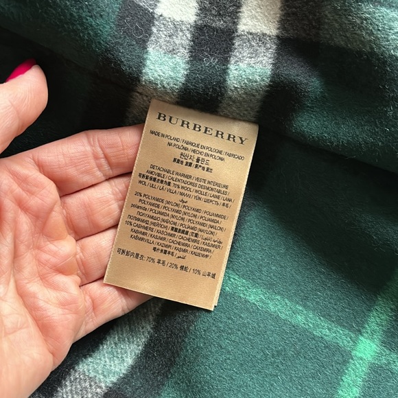 Burberry Sandringham Trench coat with removable fur collar in dark olive green - Picture 9 of 17